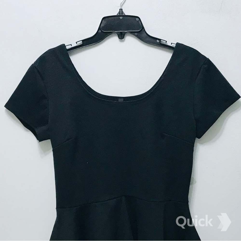 M - New Dream Gold Black Short Sleeve Top